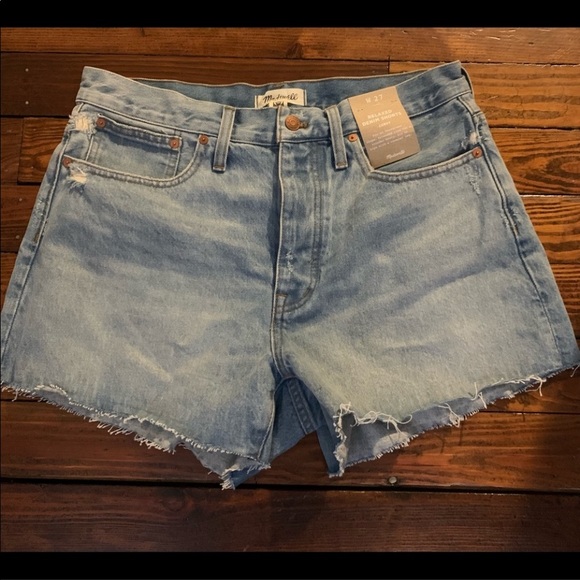 Madewell Pants - Madewell relaxed Denim Jean short.